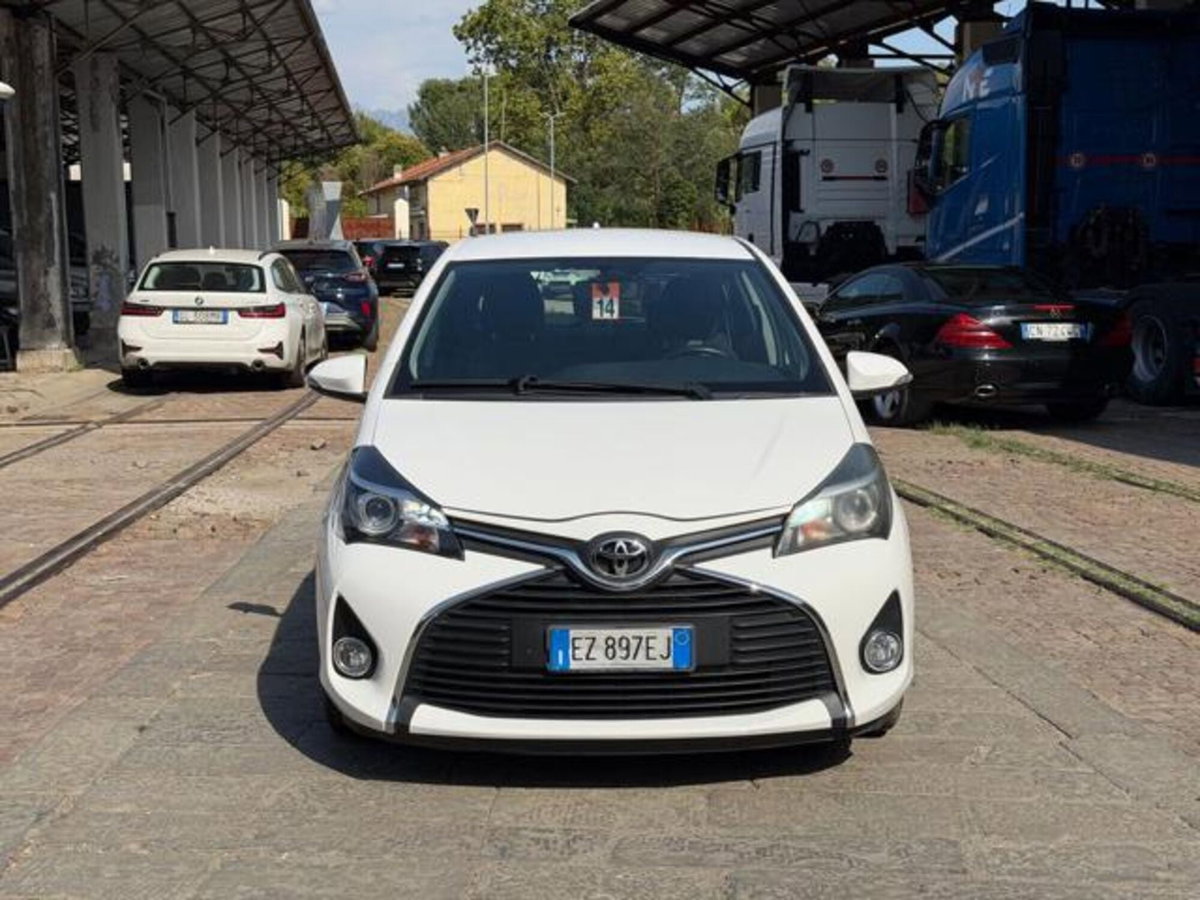 Toyota Yaris 1.0 5 porte Active (3)
