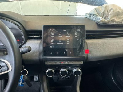 Renault Clio Full Hybrid E-Tech 145 CV 5 porte Evolution (16)