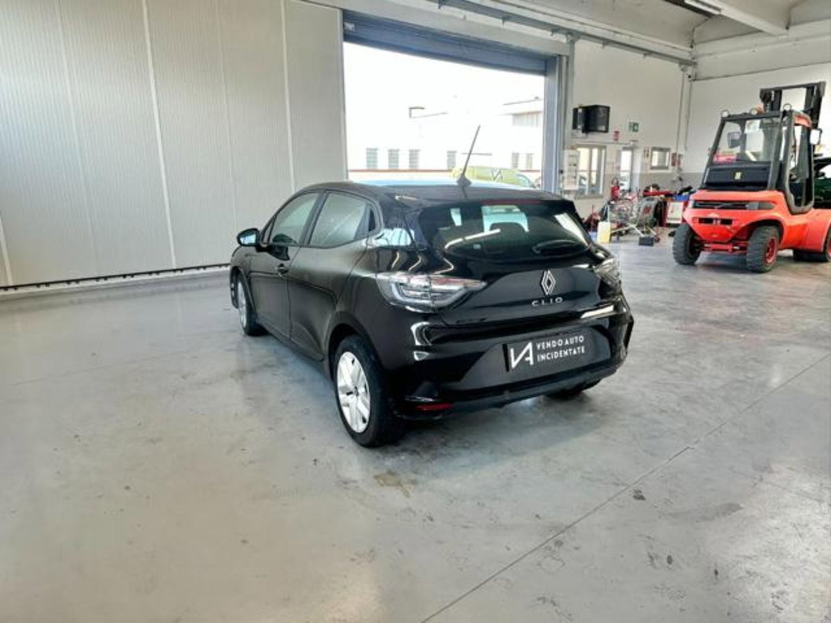 Renault Clio Full Hybrid E-Tech 145 CV 5 porte Evolution (5)
