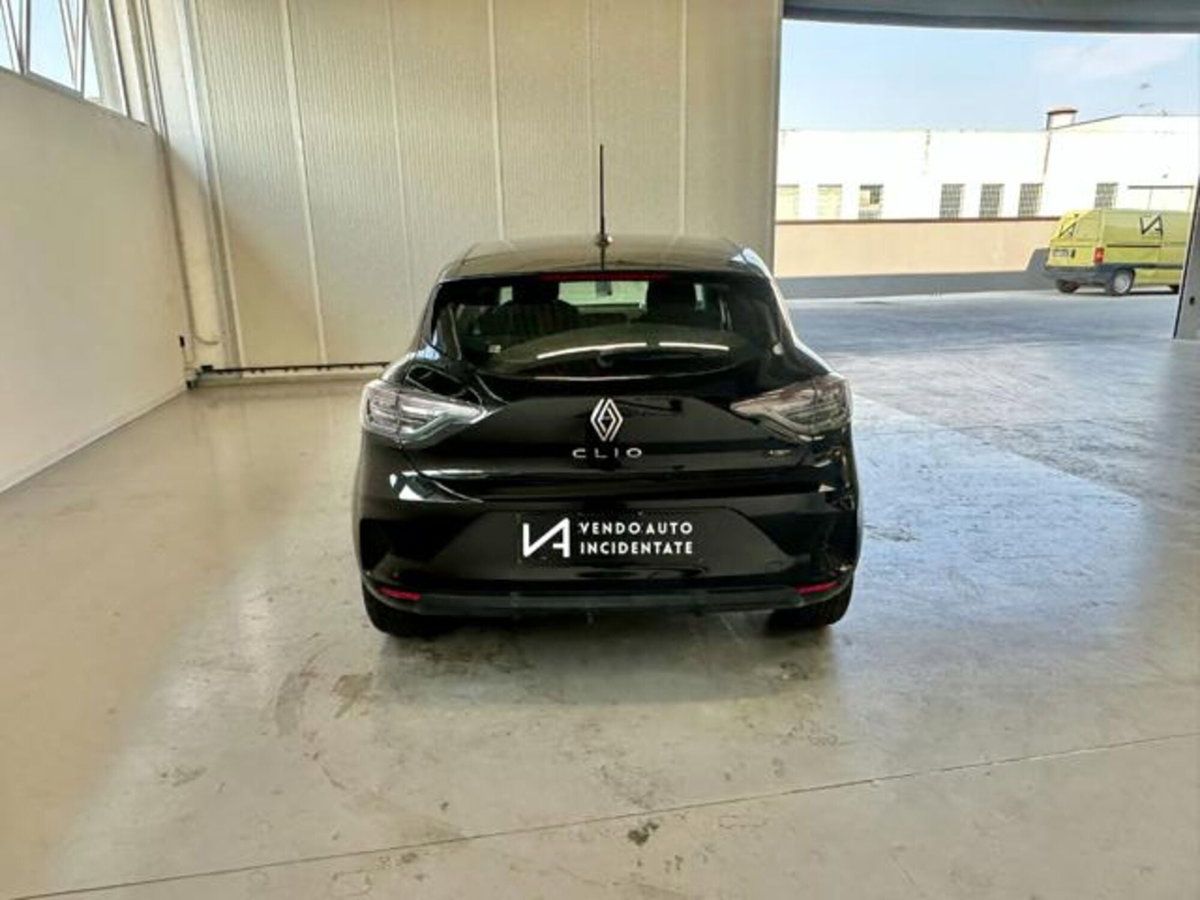Renault Clio Full Hybrid E-Tech 145 CV 5 porte Evolution (6)