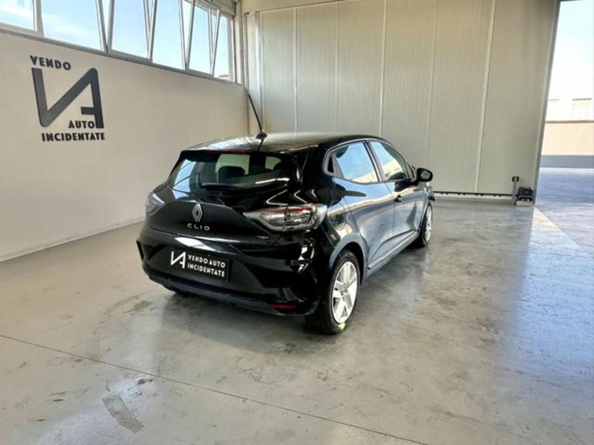 Renault Clio Full Hybrid E-Tech 145 CV 5 porte Evolution (7)