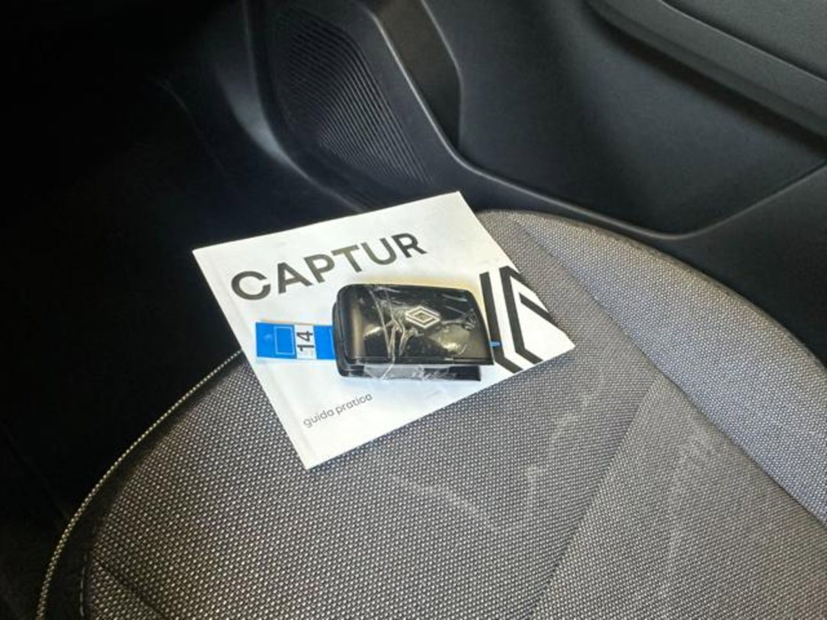 Renault Captur Full Hybrid E-Tech 145 CV Techno (18)