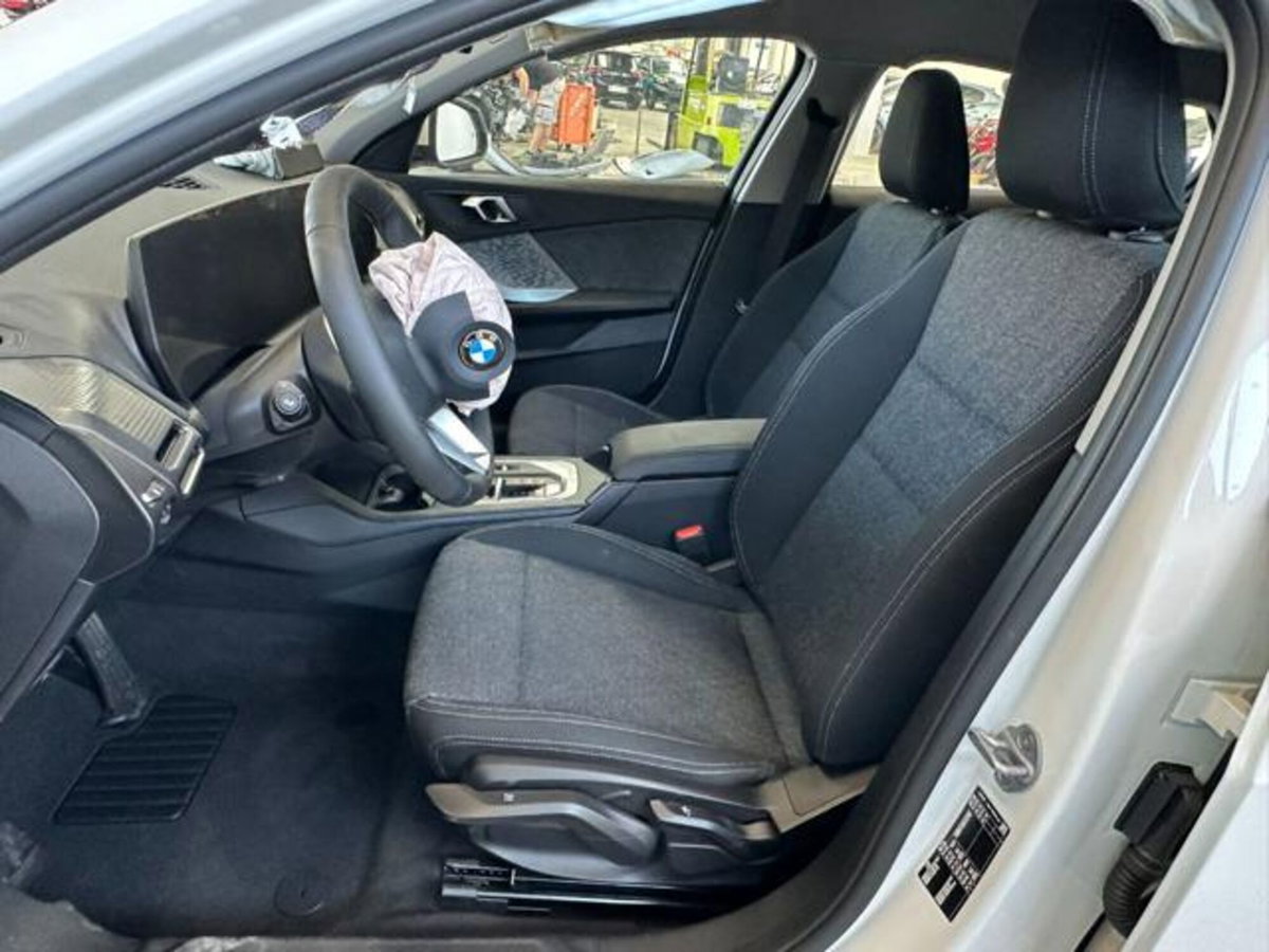 BMW Serie 1 120 48V MSport Design auto (12)