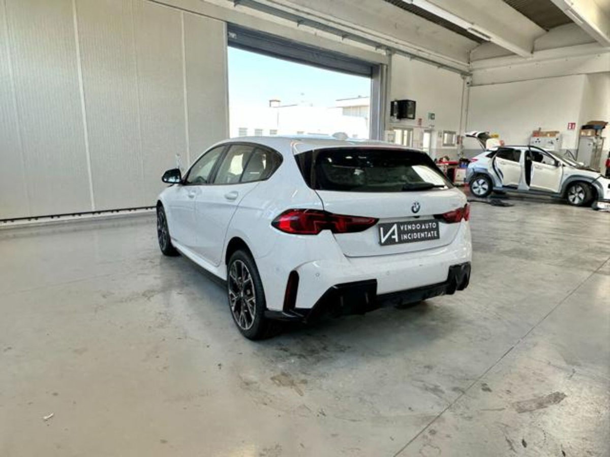 BMW Serie 1 120 48V MSport Design auto (5)