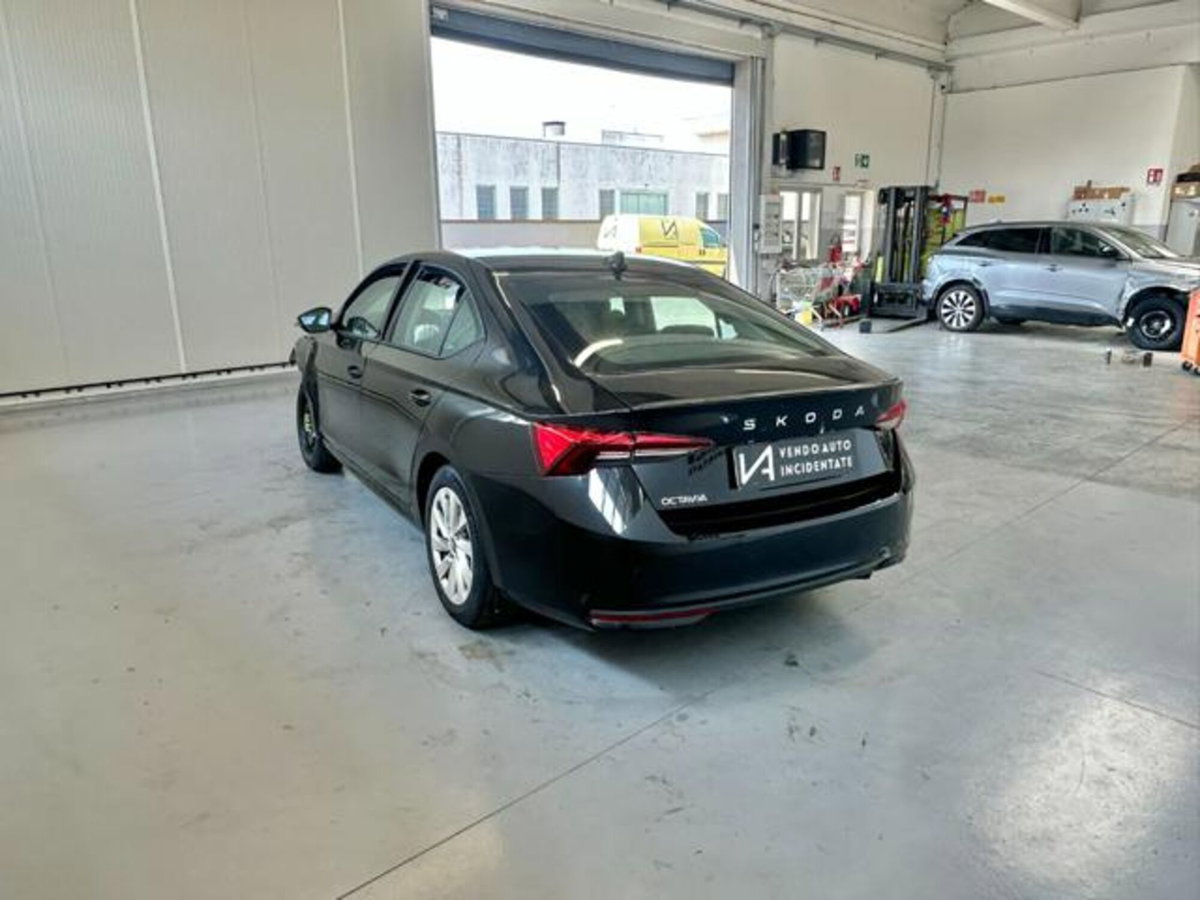 Skoda Octavia 2.0 tdi Executive 115cv (5)