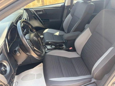Toyota Auris Station Wagon 1.6 D-4D Lounge (12)