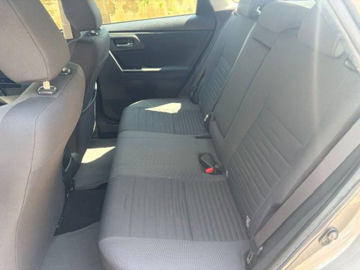 Toyota Auris Station Wagon 1.6 D-4D Lounge (13)