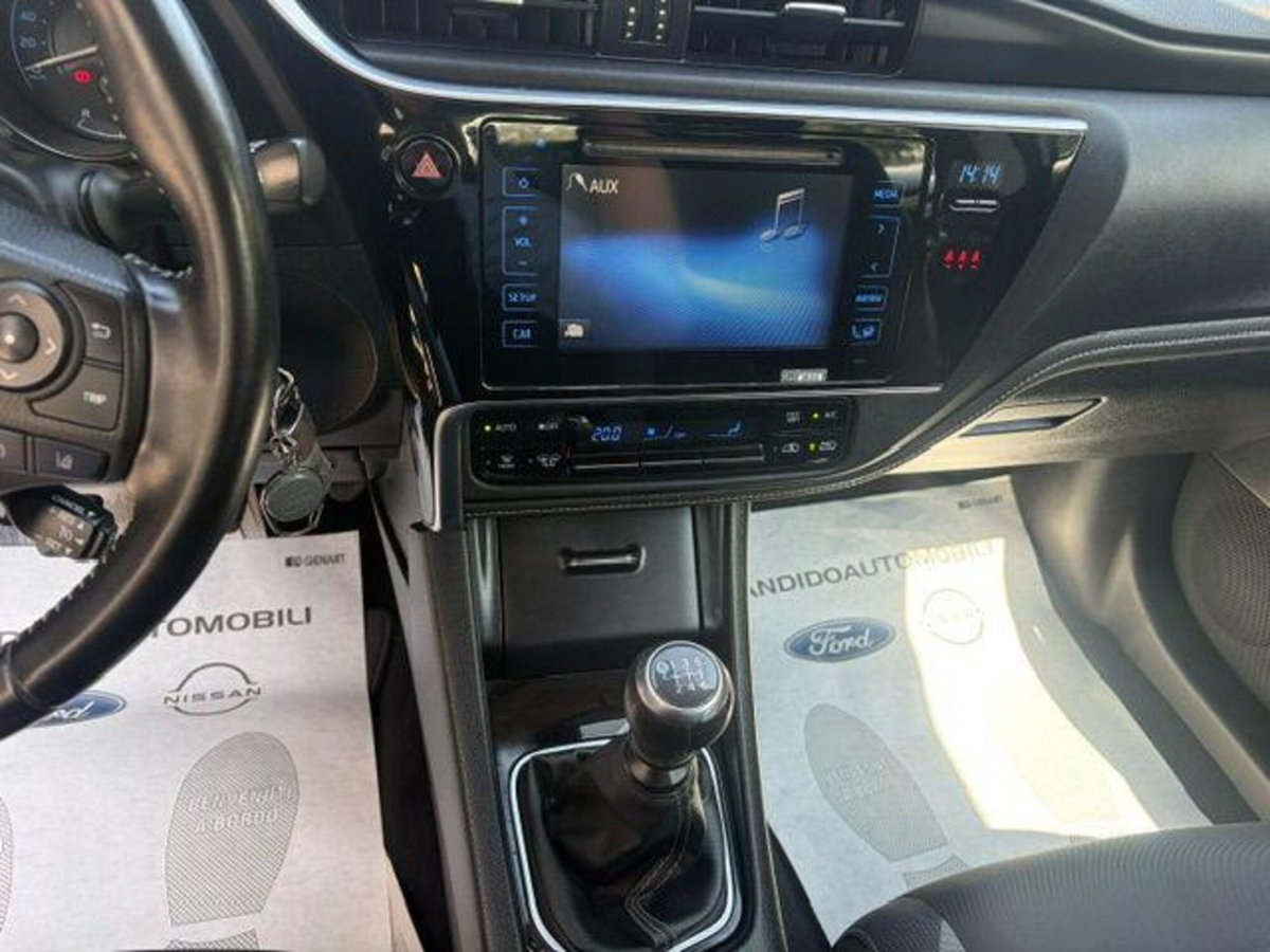 Toyota Auris Station Wagon 1.6 D-4D Lounge (17)