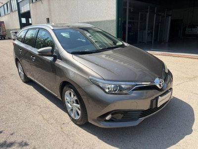 Toyota Auris Station Wagon 1.6 D-4D Lounge (3)
