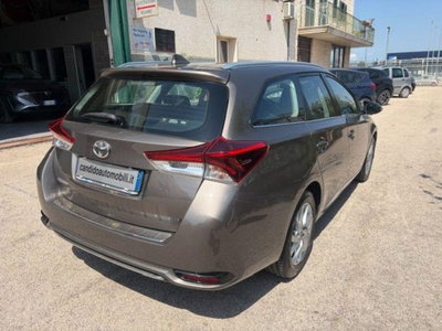 Toyota Auris Station Wagon 1.6 D-4D Lounge (5)