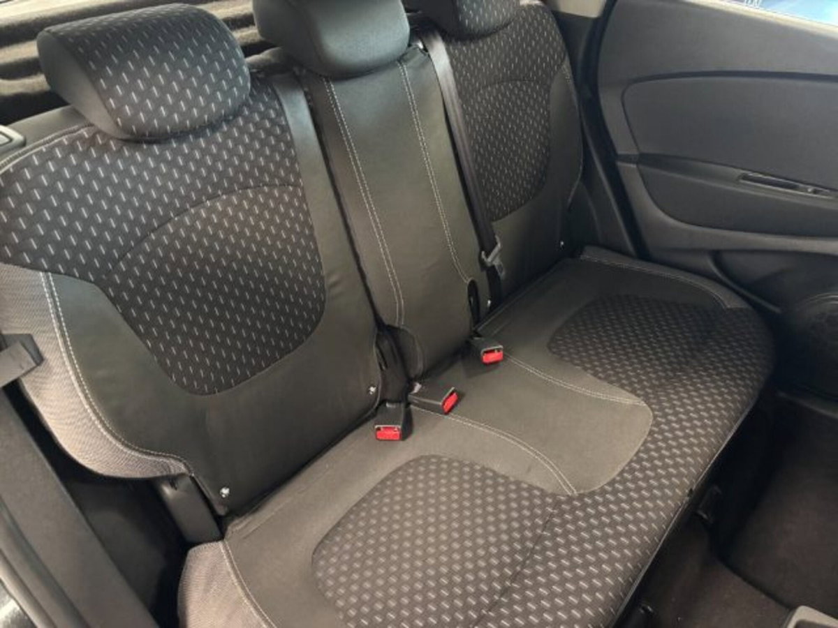 Renault Captur 1.5 dCi 8V 110 CV Start&Stop Intens (14)