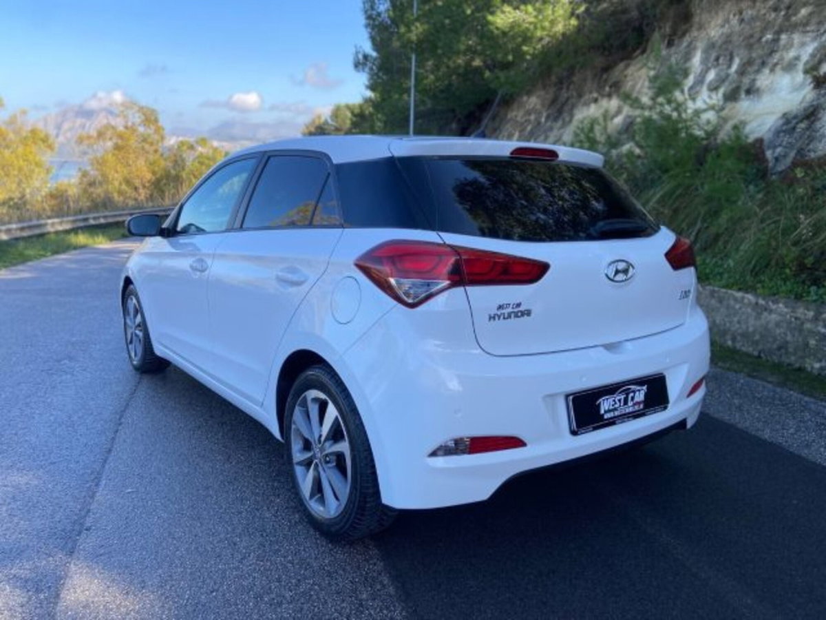 Hyundai i20 1.1 CRDi 12V 5 porte Comfort (6)