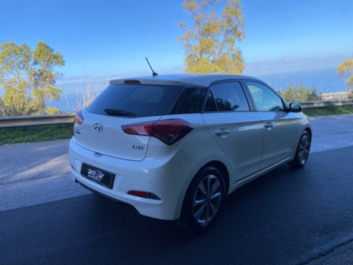 Hyundai i20 1.1 CRDi 12V 5 porte Comfort (8)