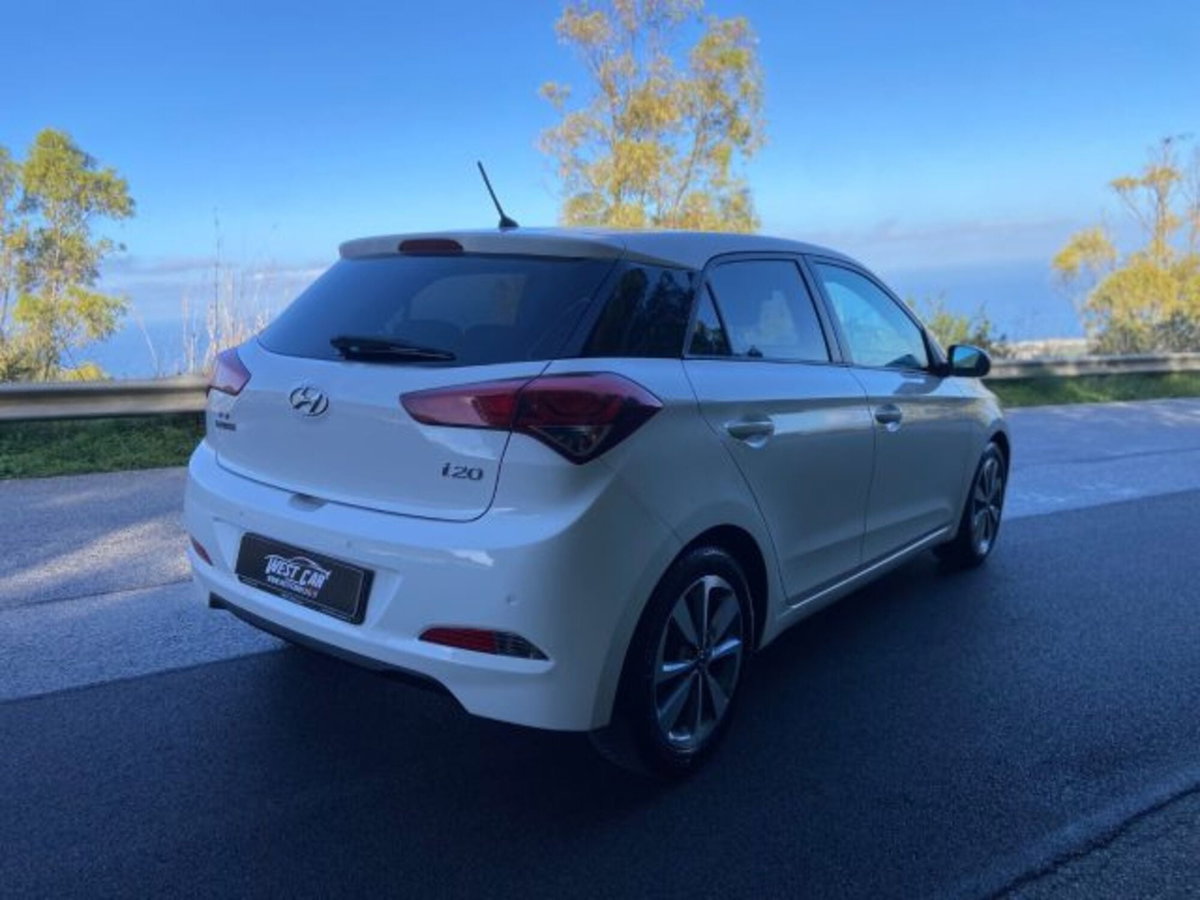 Hyundai i20 1.1 CRDi 12V 5 porte Comfort (9)