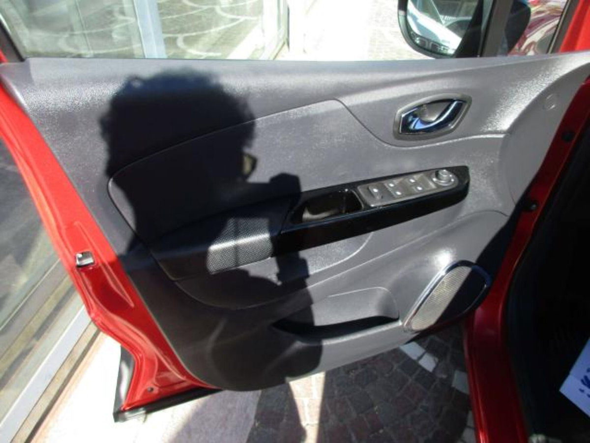 Renault Captur dCi 8V 90 CV EDC Start&Stop Energy Zen (9)