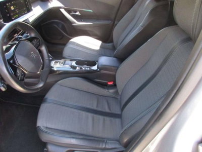 Peugeot 2008 BlueHDi 130 S&S EAT8 Allure Pack (9)