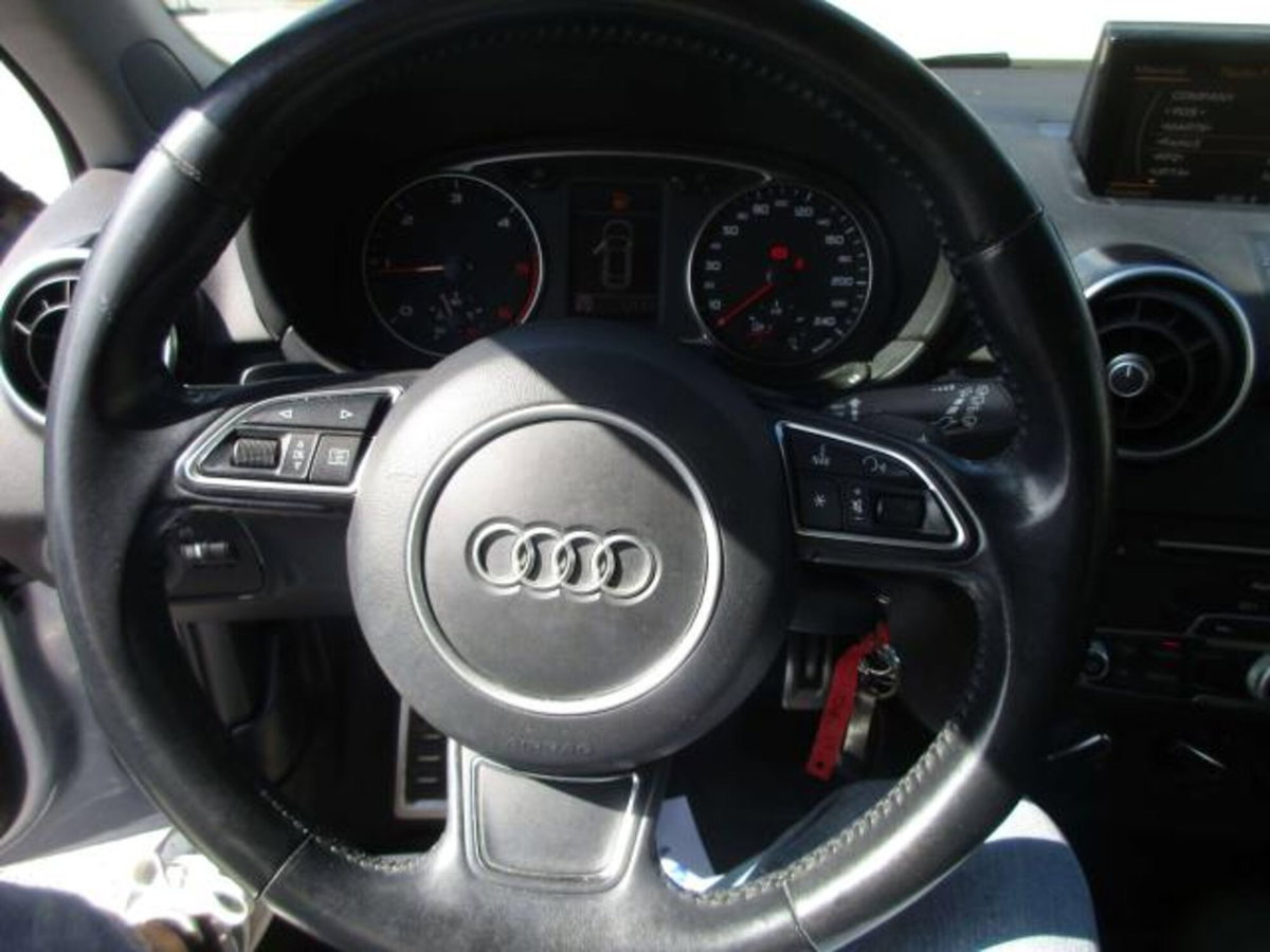Audi A1 Sportback 1.6 TDI 116 CV Sport (12)