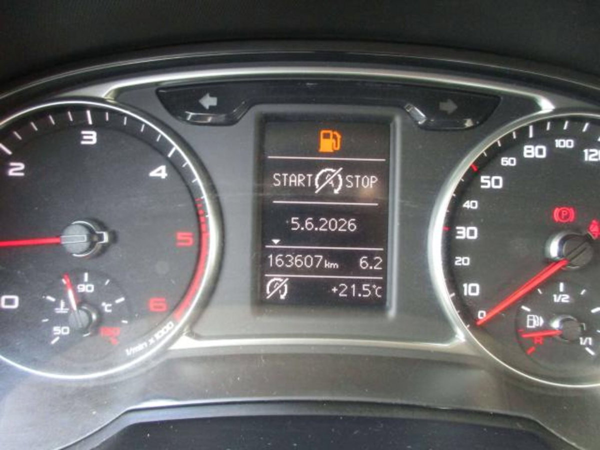 Audi A1 Sportback 1.6 TDI 116 CV Sport (14)