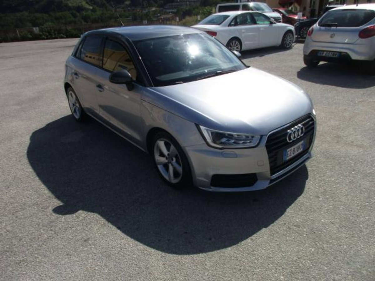 Audi A1 Sportback 1.6 TDI 116 CV Sport (2)