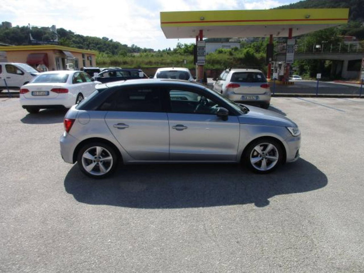 Audi A1 Sportback 1.6 TDI 116 CV Sport (3)