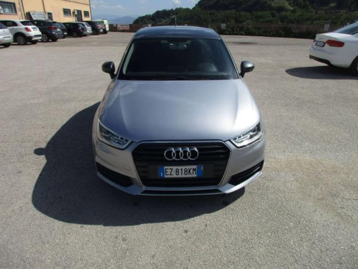 Audi A1 Sportback 1.6 TDI 116 CV Sport (5)