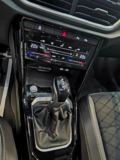 Volkswagen T-Roc 2.0 tdi R-Line 4motion 150cv dsg (10)