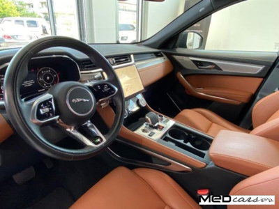 Jaguar F-Pace 2.0 D 204 CV AWD aut. R-Dynamic SE (12)