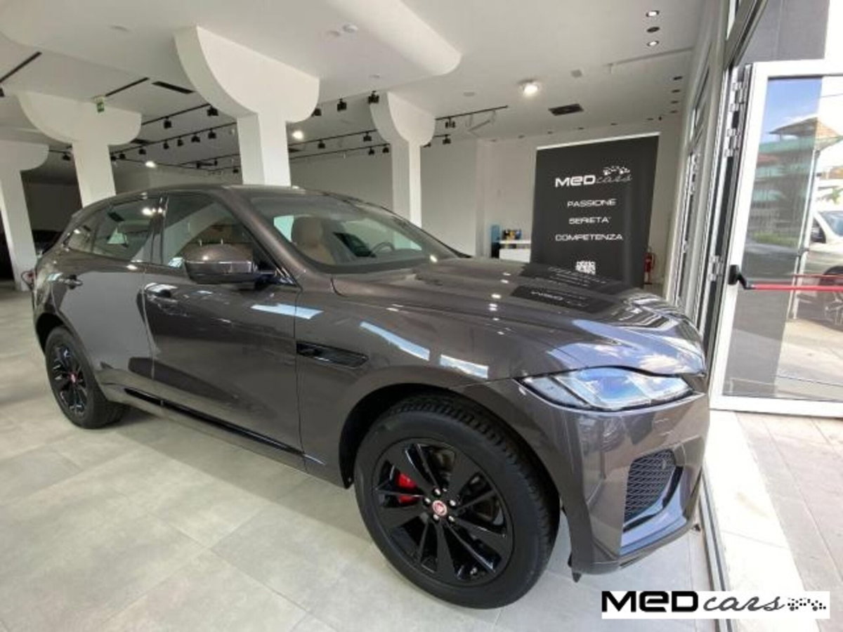 Jaguar F-Pace 2.0 D 204 CV AWD aut. R-Dynamic SE (2)