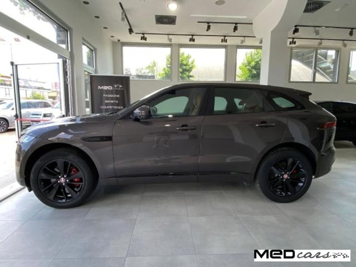 Jaguar F-Pace 2.0 D 204 CV AWD aut. R-Dynamic SE (5)