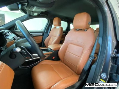 Jaguar F-Pace 2.0 D 204 CV AWD aut. R-Dynamic SE (9)