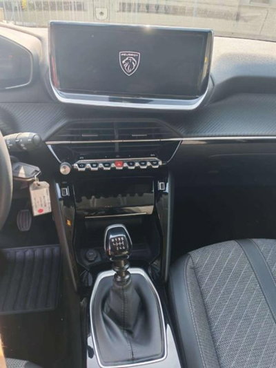 Peugeot 208 1.2 puretech Allure s&s 100cv (14)