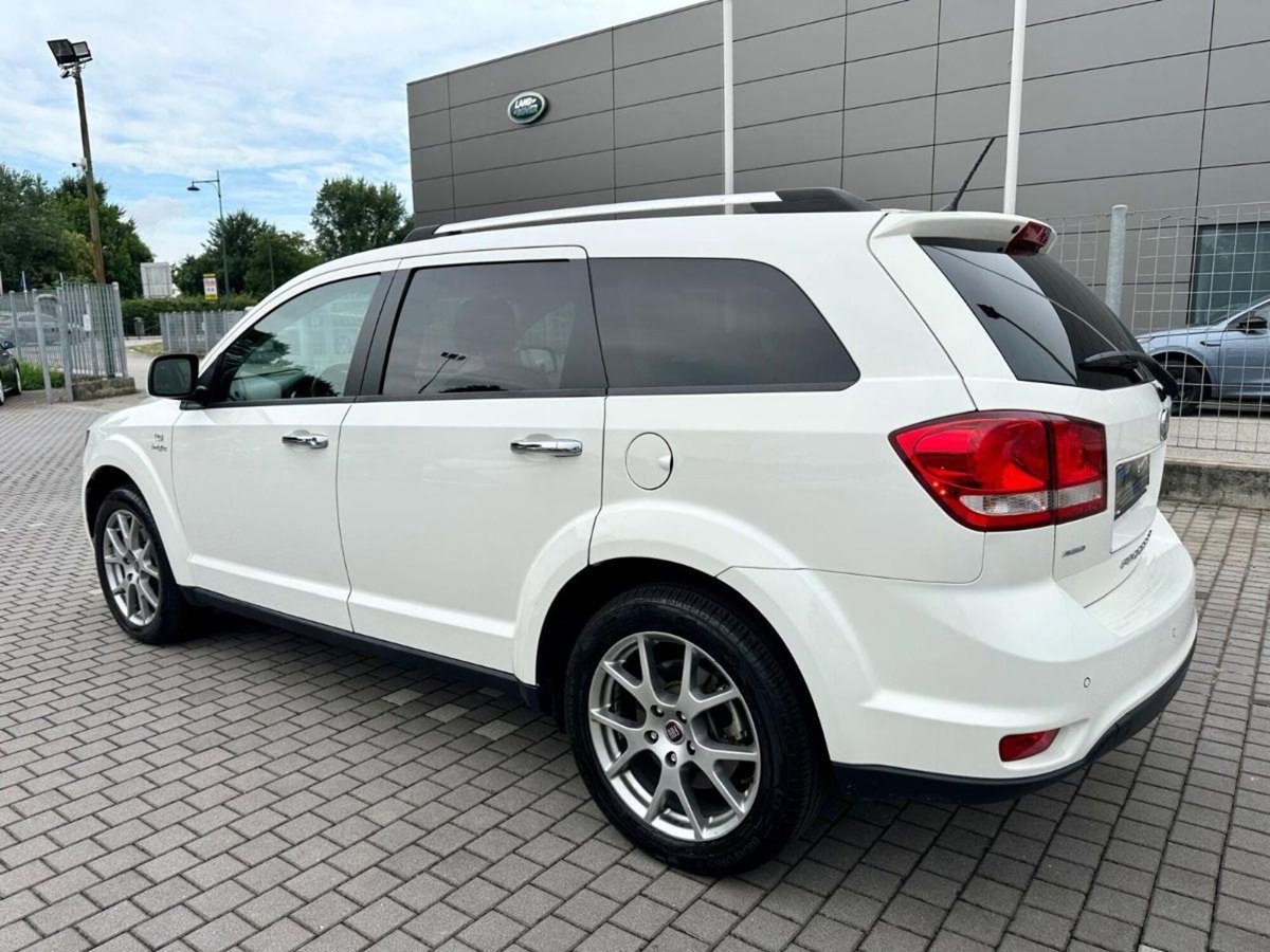 Fiat Freemont 2.0 Mjt 170 CV 4x4 Automatica Lounge (10)