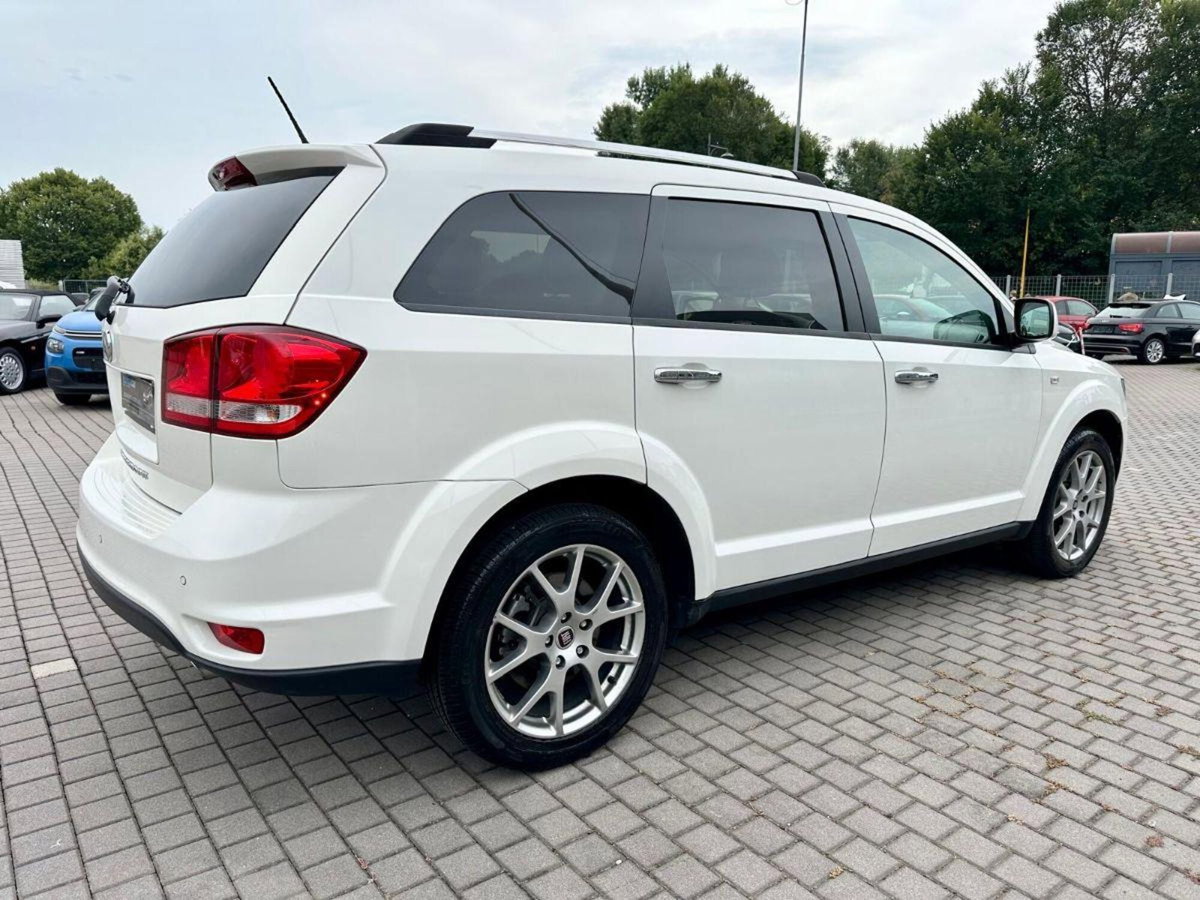 Fiat Freemont 2.0 Mjt 170 CV 4x4 Automatica Lounge (7)