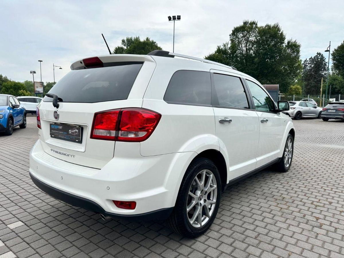 Fiat Freemont 2.0 Mjt 170 CV 4x4 Automatica Lounge (8)