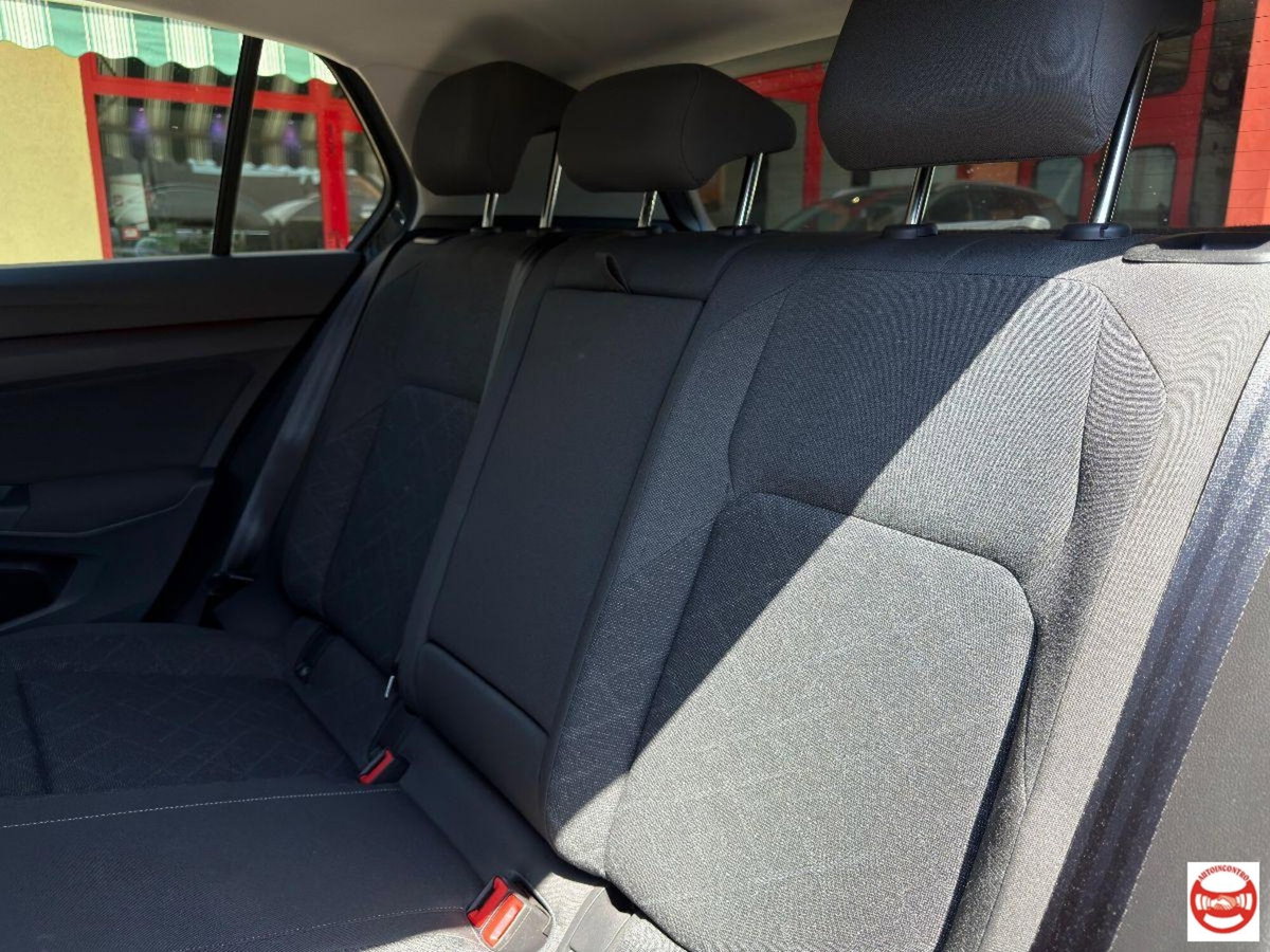 Volkswagen Golf Variant 1.0 eTSI EVO DSG Life (11)