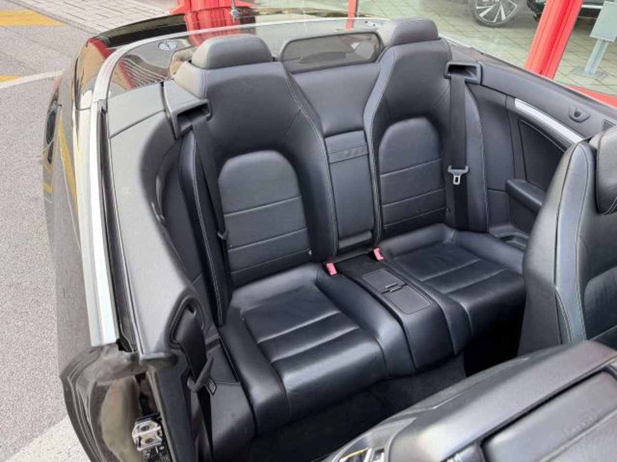 Mercedes-Benz Classe E Cabrio 220 CDI Cabrio BlueEFFICIENCY Avantgarde (10)