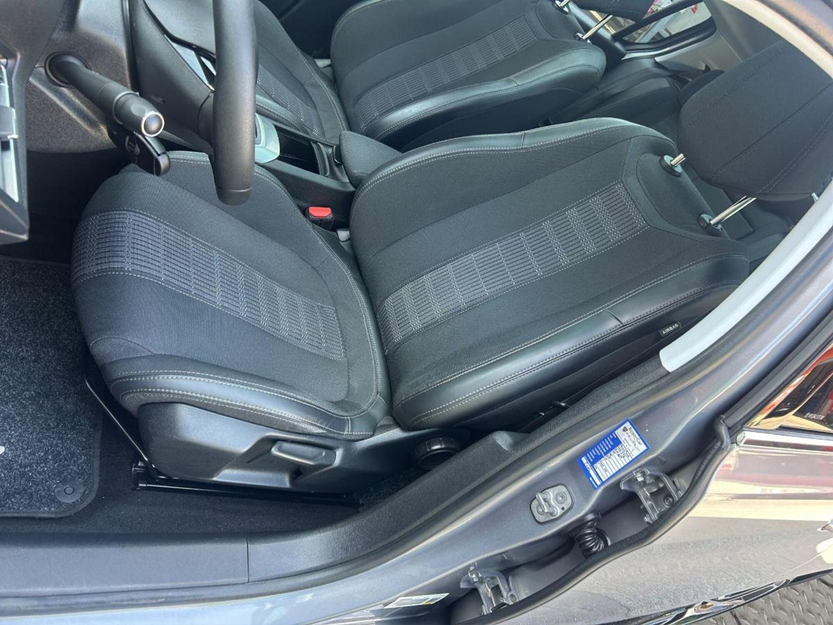 Peugeot 308 BlueHDi 130 S&S EAT8 GT Line (11)