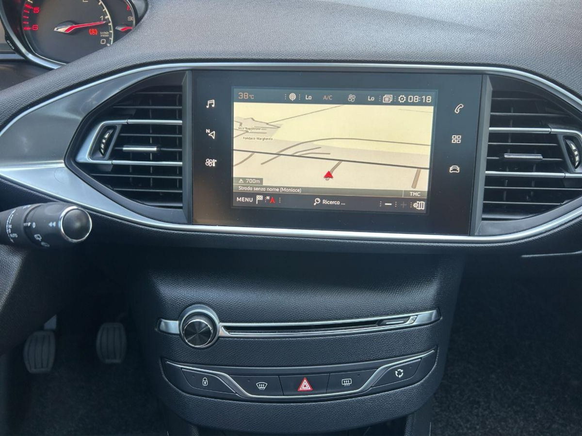 Peugeot 308 BlueHDi 130 S&S EAT8 GT Line (15)
