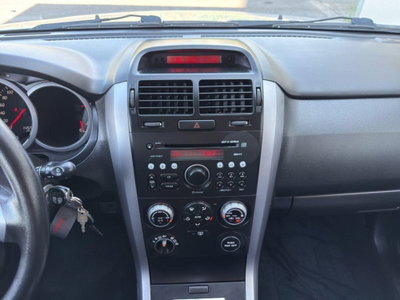 Suzuki Grand Vitara 1.9 DDiS 3 porte Offroad (13)