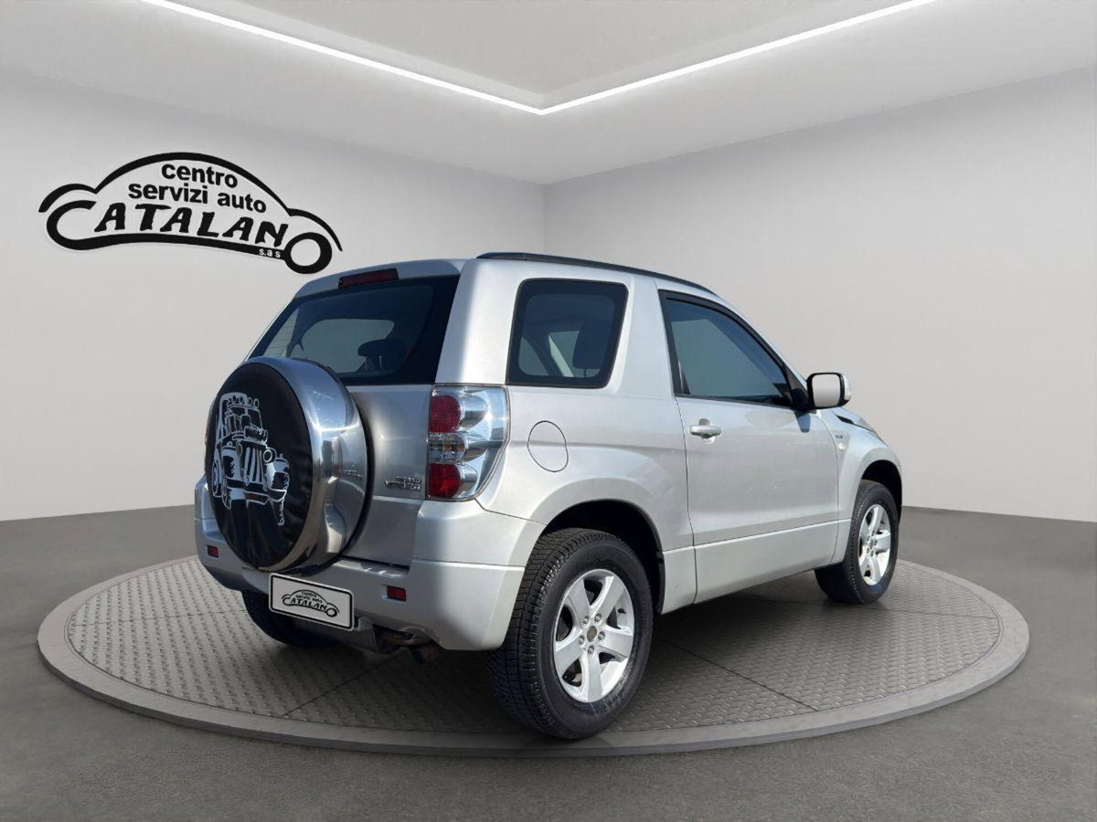 Suzuki Grand Vitara 1.9 DDiS 3 porte Offroad (5)