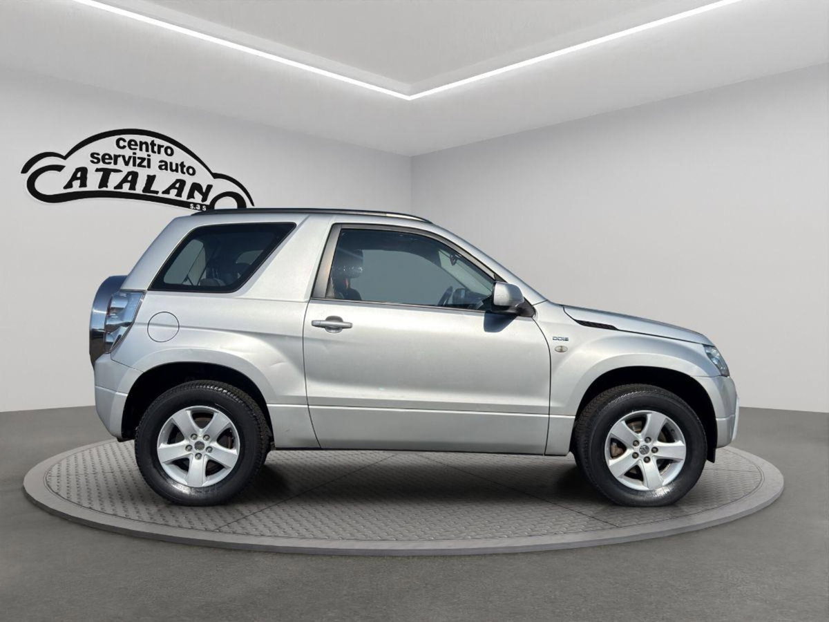 Suzuki Grand Vitara 1.9 DDiS 3 porte Offroad (6)