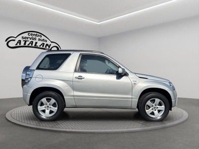 Suzuki Grand Vitara 1.9 DDiS 3 porte Offroad (6)