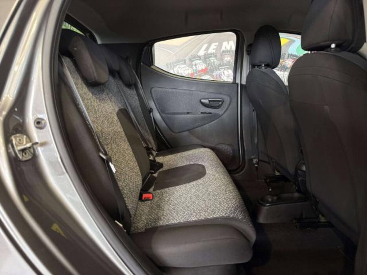 Lancia Ypsilon 1.0 FireFly 5 porte S&S Hybrid Gold Plus (11)