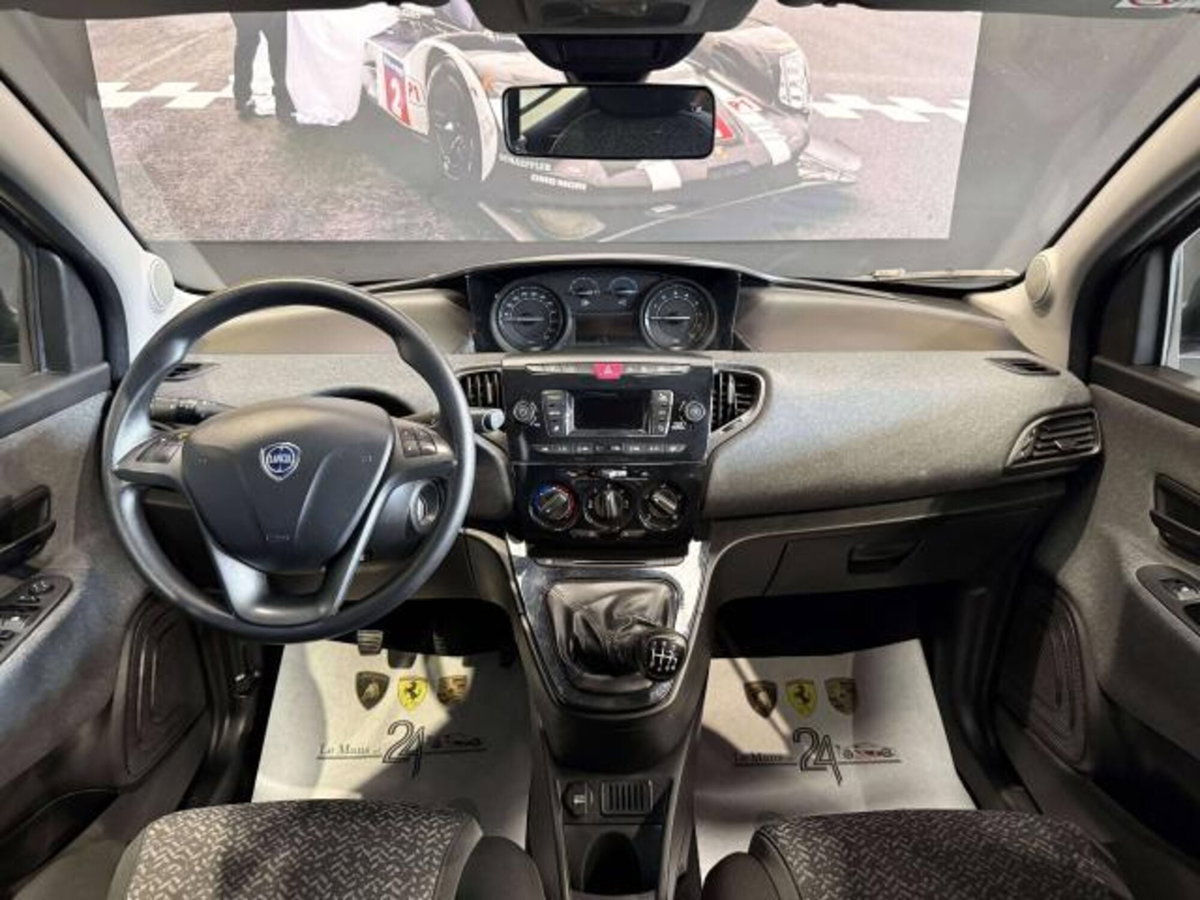 Lancia Ypsilon 1.0 FireFly 5 porte S&S Hybrid Gold Plus (12)