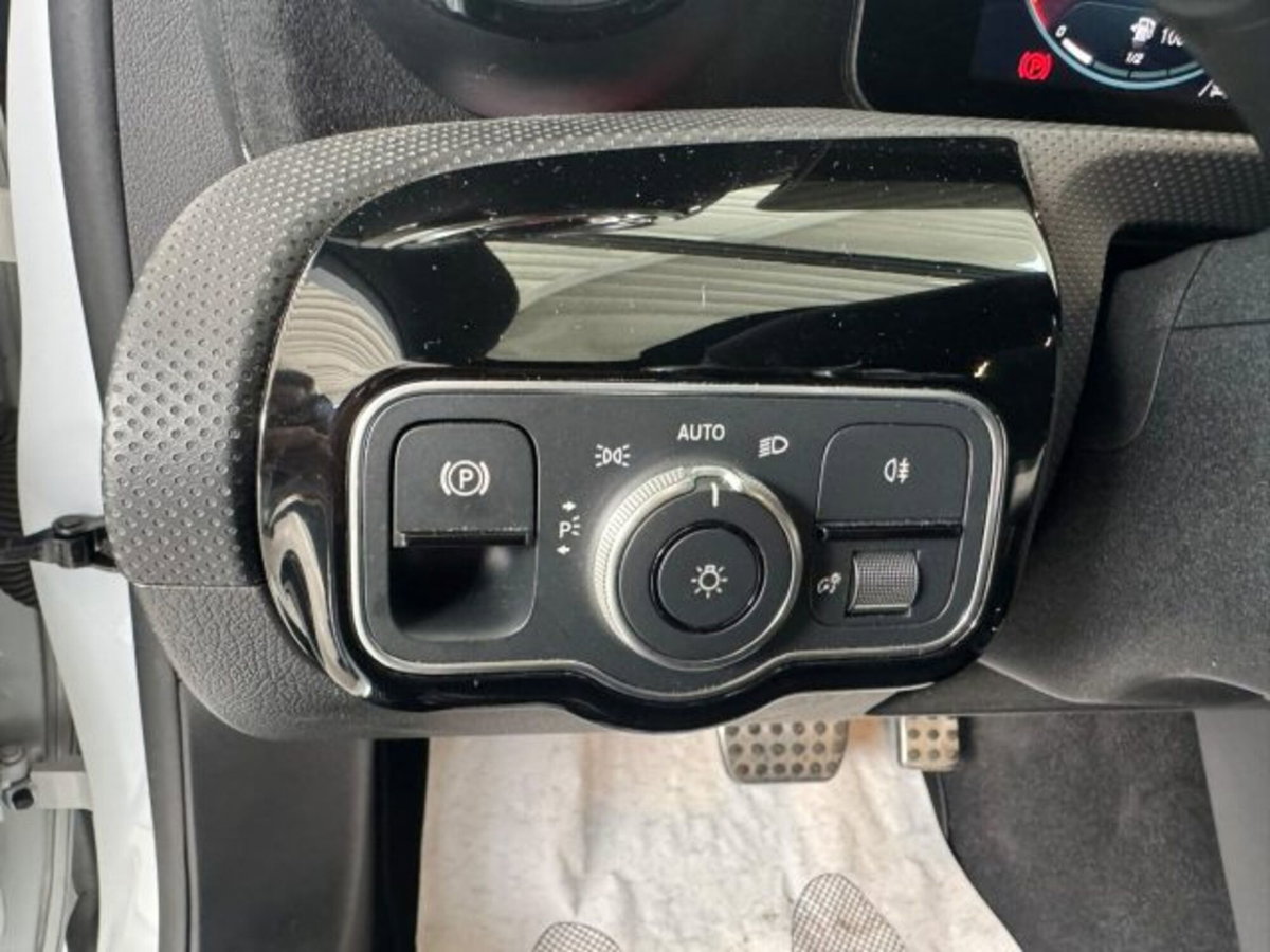 Mercedes-Benz GLB 200 d AMG Line Premium Plus 4matic auto 7p.ti (19)