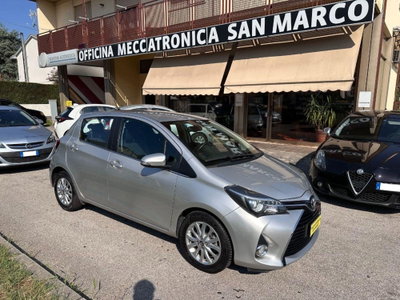 Toyota Yaris 1.D-4D 5 porte Lounge usata