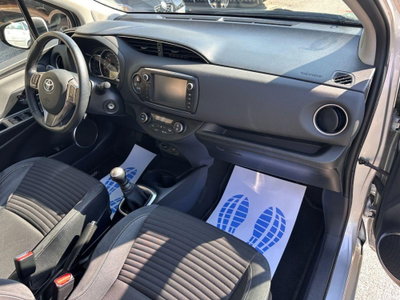 Toyota Yaris 1.D-4D 5 porte Lounge (14)
