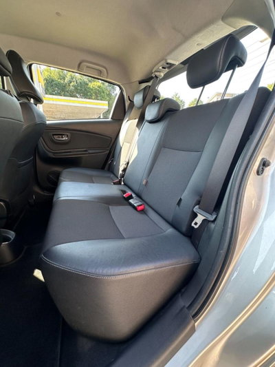 Toyota Yaris 1.D-4D 5 porte Lounge (15)