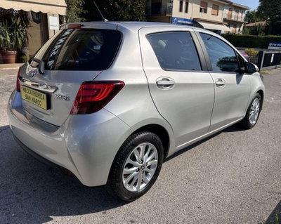 Toyota Yaris 1.D-4D 5 porte Lounge (6)