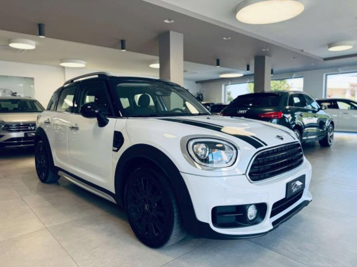 MINI Mini Countryman 2.0 Cooper D Essential Countryman (3)